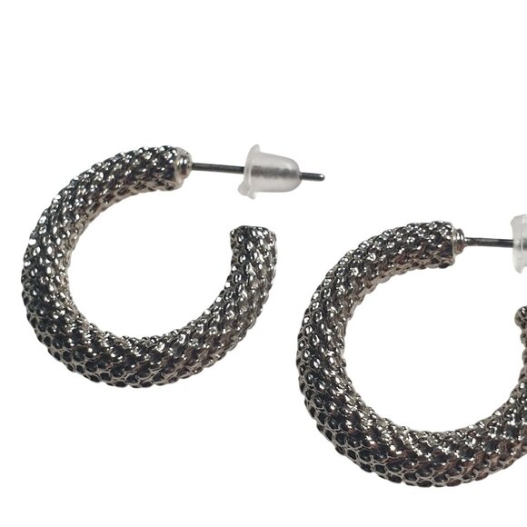 Metal Textured Hoop Earrings Post Back Silver Tone Pierced Fashion Gift Mom Core - Picture 3 of 3